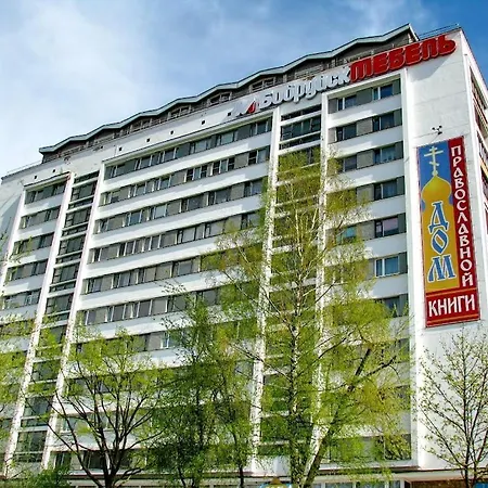 One-bedroom In Center, Away From Noise *
